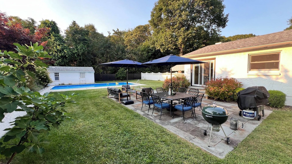 Town of Southold Town House | Quiet 3BR home in East Marion. Private beach access 3 min walk away.