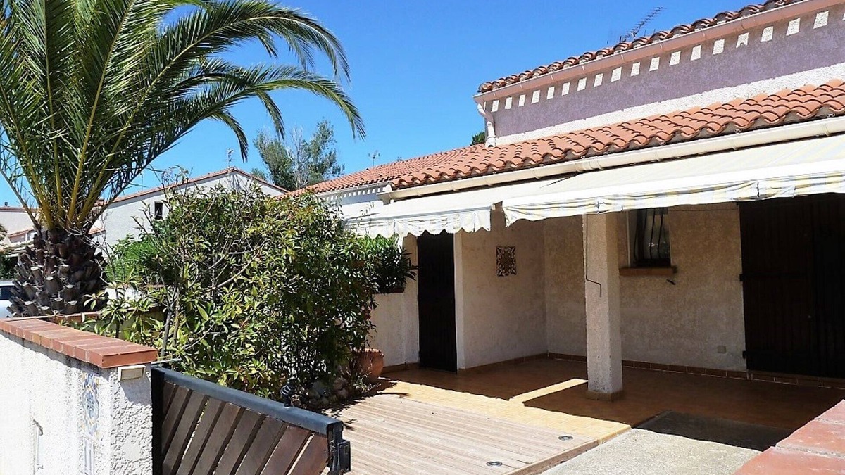 Saint-Cyprien Plage Villa | Quiet air-conditioned villa ideally located Centre, Port and Plage st Cyprien Plage