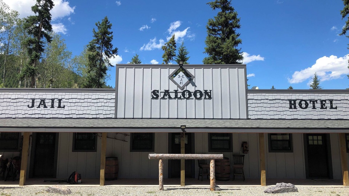 Kila Apartment | Quiet and comfortable western inspired space full of aspen trees and deer!