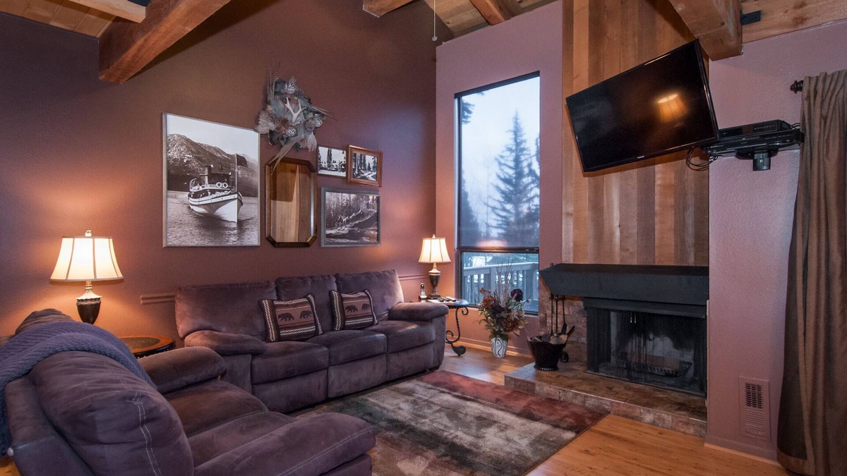 Lake Forest House | Quiet and Serene Tahoe Getaway + Private Beach + Pool + Tennis