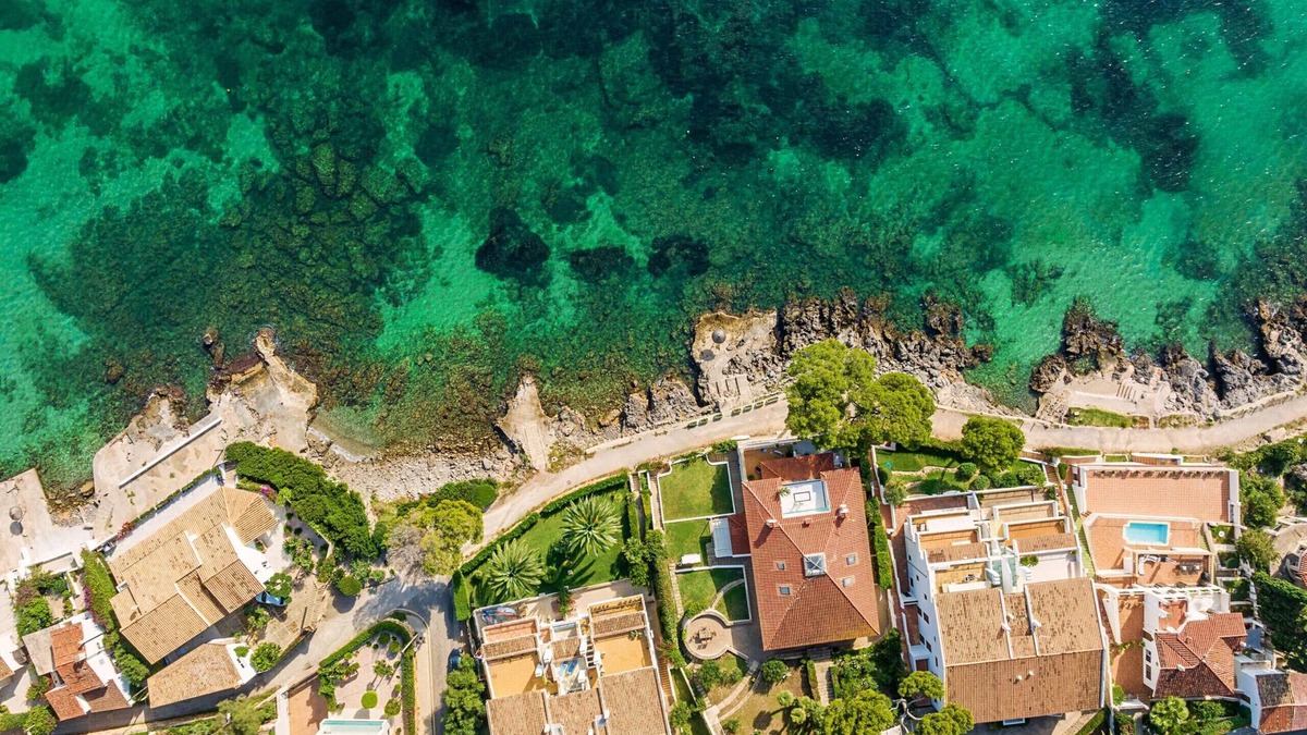 Alcanada Apartment | Quiet apartment for 2 people by the sea