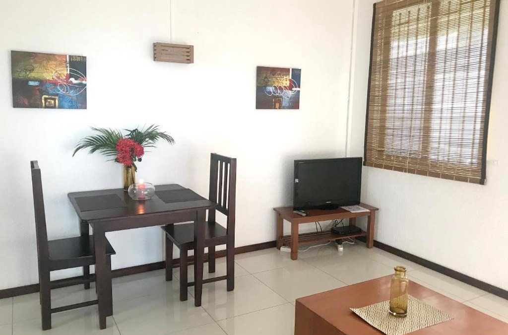 Pereybere Apartment | Quiet apartment in Pereybere, 50 m² with shared pool