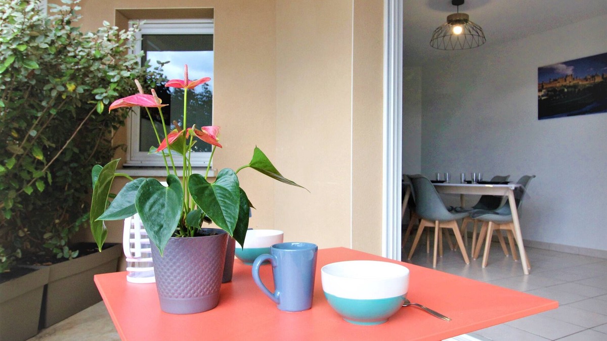 Carcassonne Apartment | Quiet Apartment, Parking, Térasse, Lift, WIFI, Coffee.