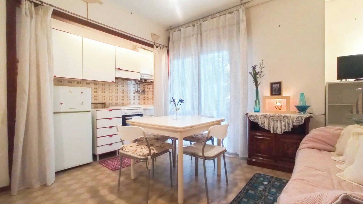 Grado Apartment | Quiet apartment with parking space, 5 minutes' walk from the beach