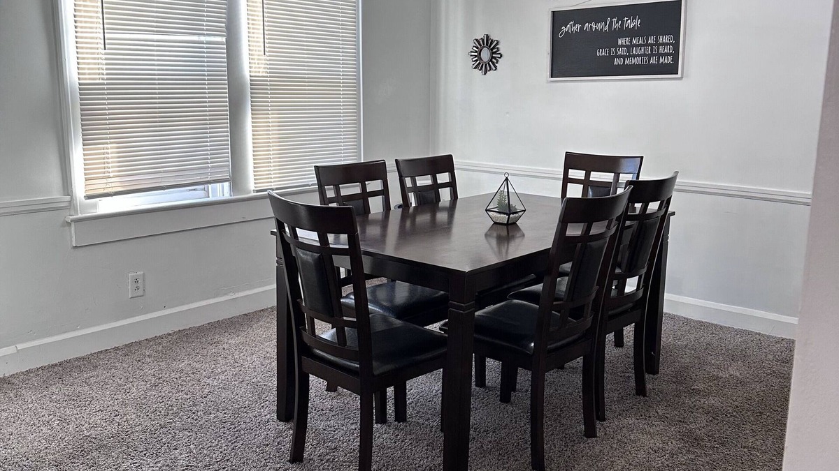 Indianapolis House | Quiet area close to downtown! 3 bedroom 2 bath sleeps 7!