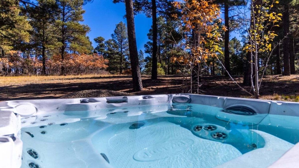 Pagosa Springs Cabin | Quiet Area, Hot Tub, Close to Lakes, Shopping and Dining