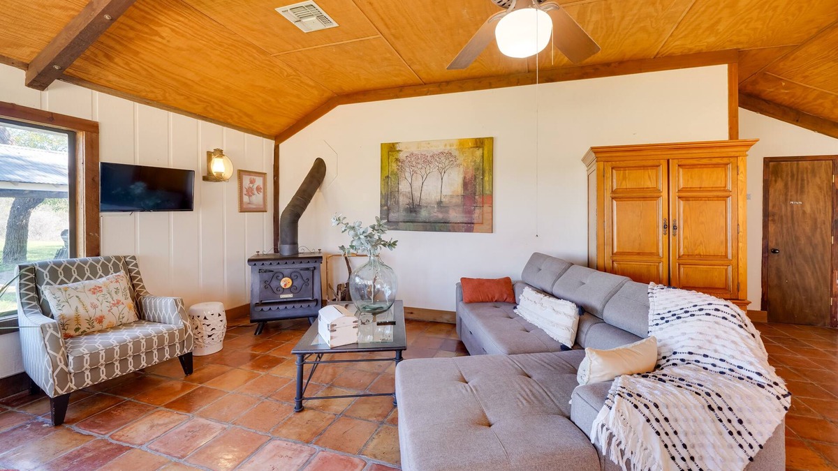 Bandera House | Quiet Bandera Country Home w/Medina River Access!