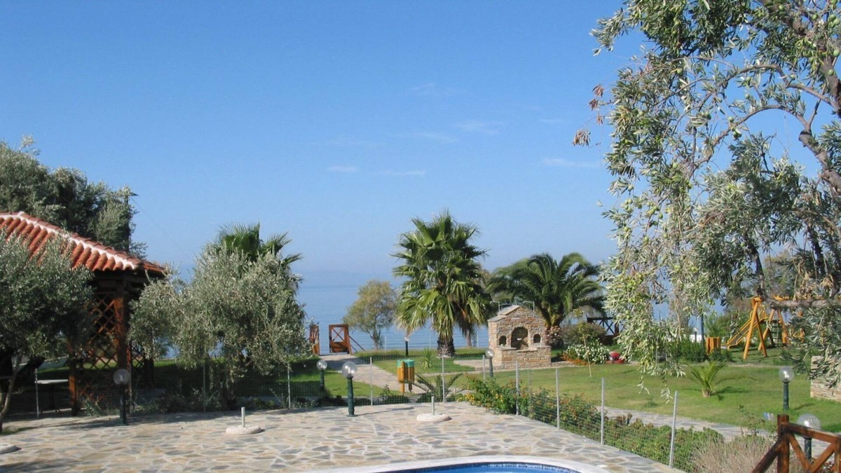Lefokastron Apartment | Quiet Beachside Spacious Bungalows + Amazing Seaview + Pool