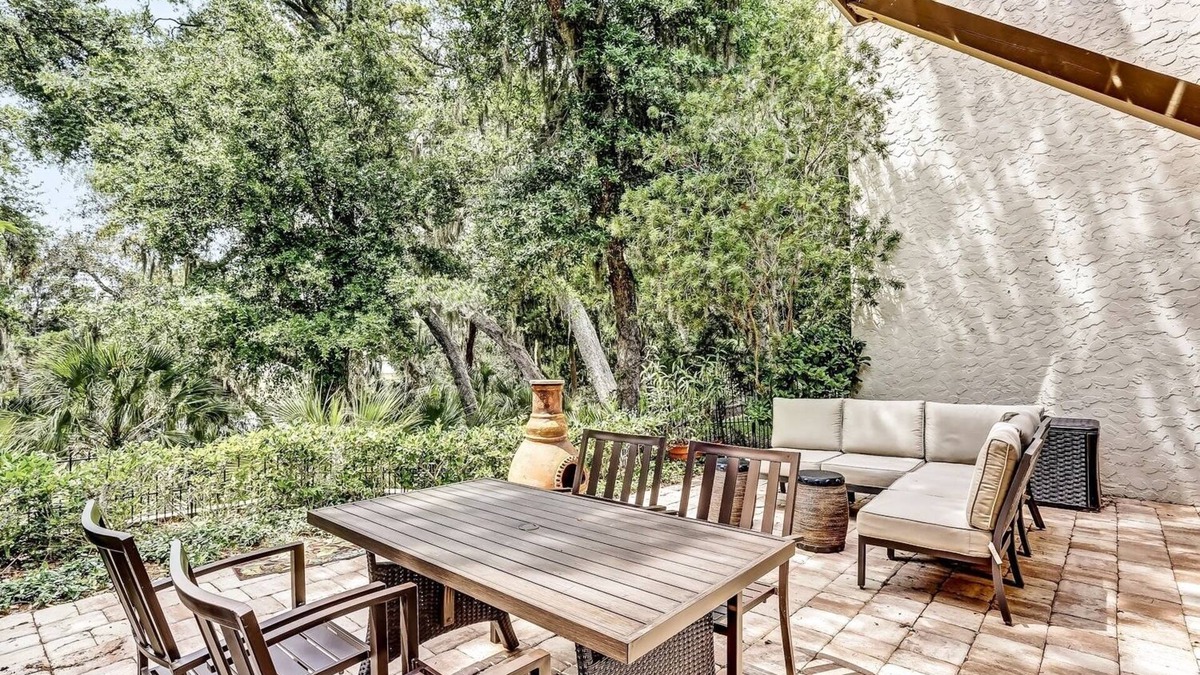 Fernandina Beach House | Quiet, Beautifully Updated Amelia Island Townhouse - Only 5 Minute Walk to Beach!