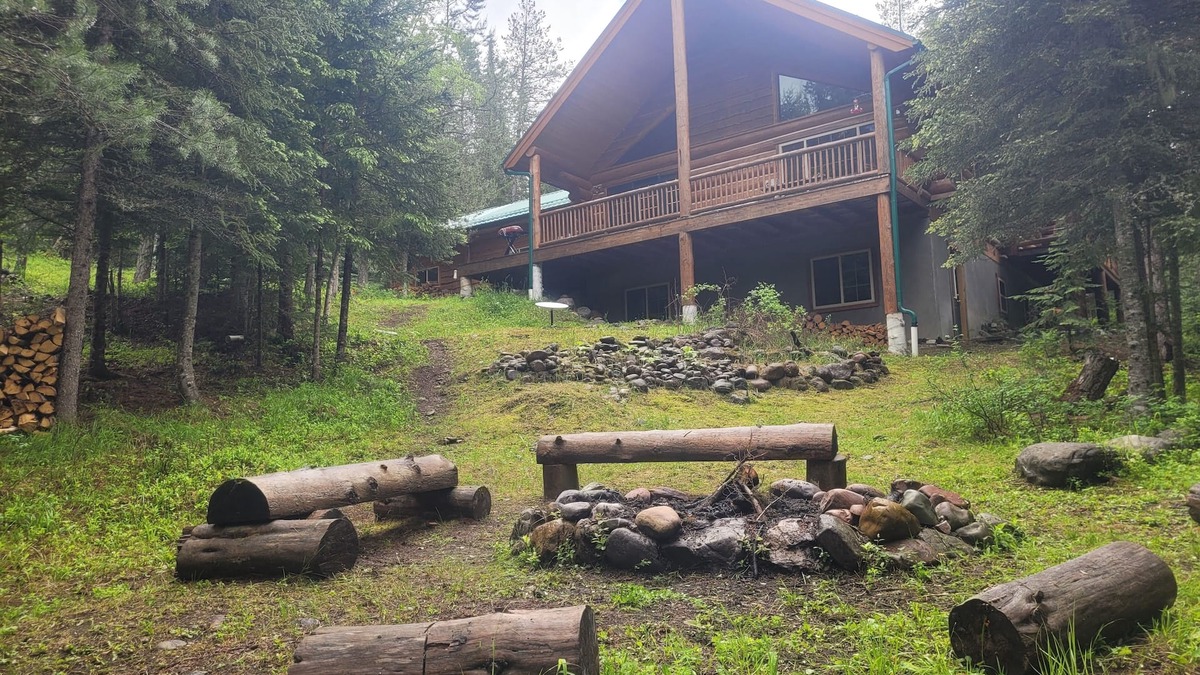 Kalispell Cabin | Quiet Cabin nested in the Many Lakes area near Bigfork and Kalispell