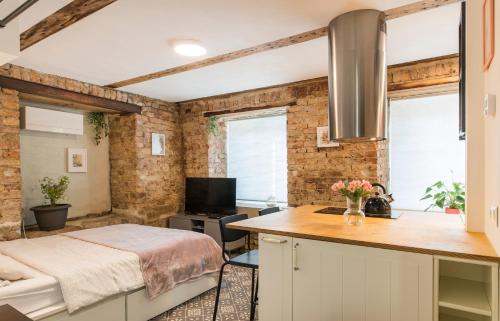 Andrejsala Apartment | Quiet center studio with private parking
