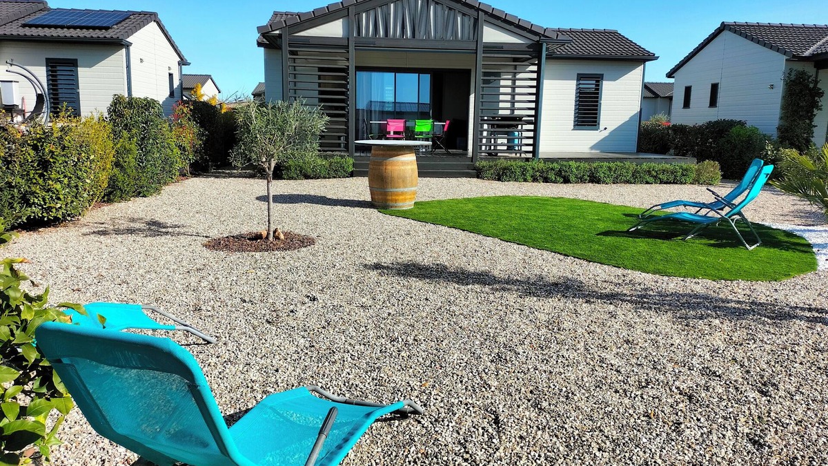 Pomerols Ski Chalet | Quiet chalet in a residential leisure park near Marseillan