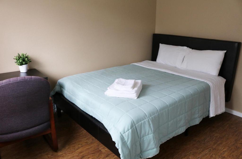 Haller Lake House | Quiet, clean and comfortable room