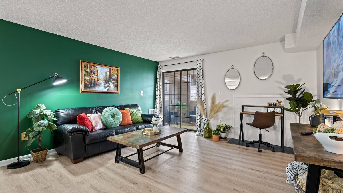 Franconia Condo | Quiet Condo~Off Street Parking