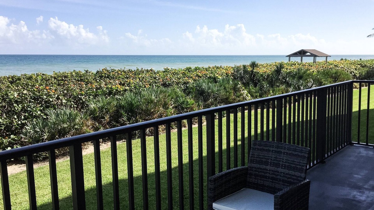 Hutchinson Island South Condo | Quiet Condo On the Atlantic Ocean