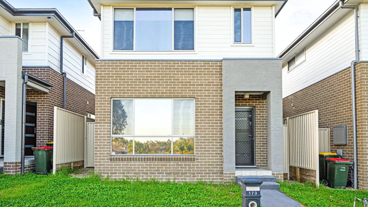 Bardia House | Quiet & Convenient Adorable Modern 4 Br House