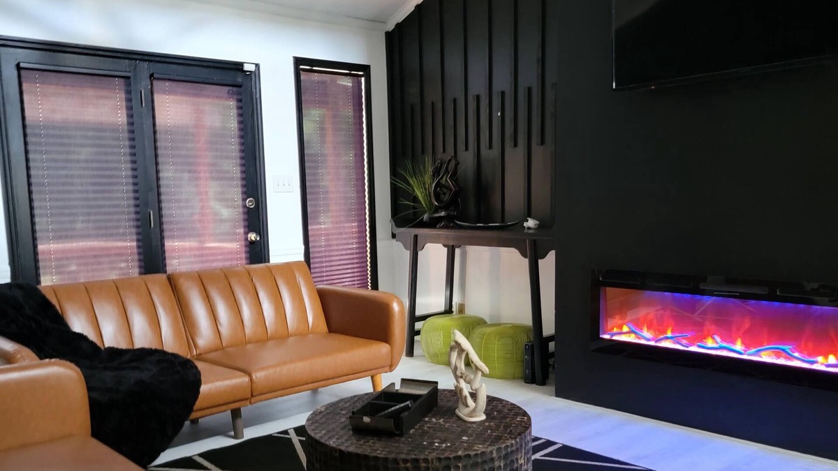 Monroe County House | Quiet country chic home in North Macon. 2 miles from shopping and restaurants.