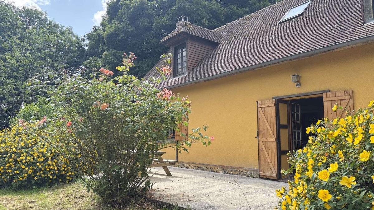 Les Bottereaux House | Quiet country house with garden