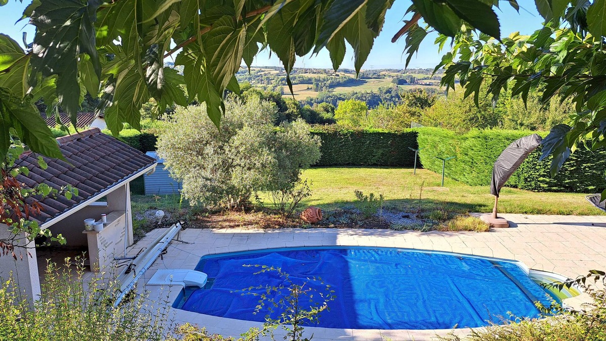 Montseveroux House | Quiet country house with swimming pool and lovely views.