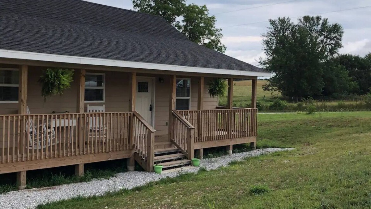 Brookline Station House | Quiet, country setting is what you will find at Country Cabin- Side B.