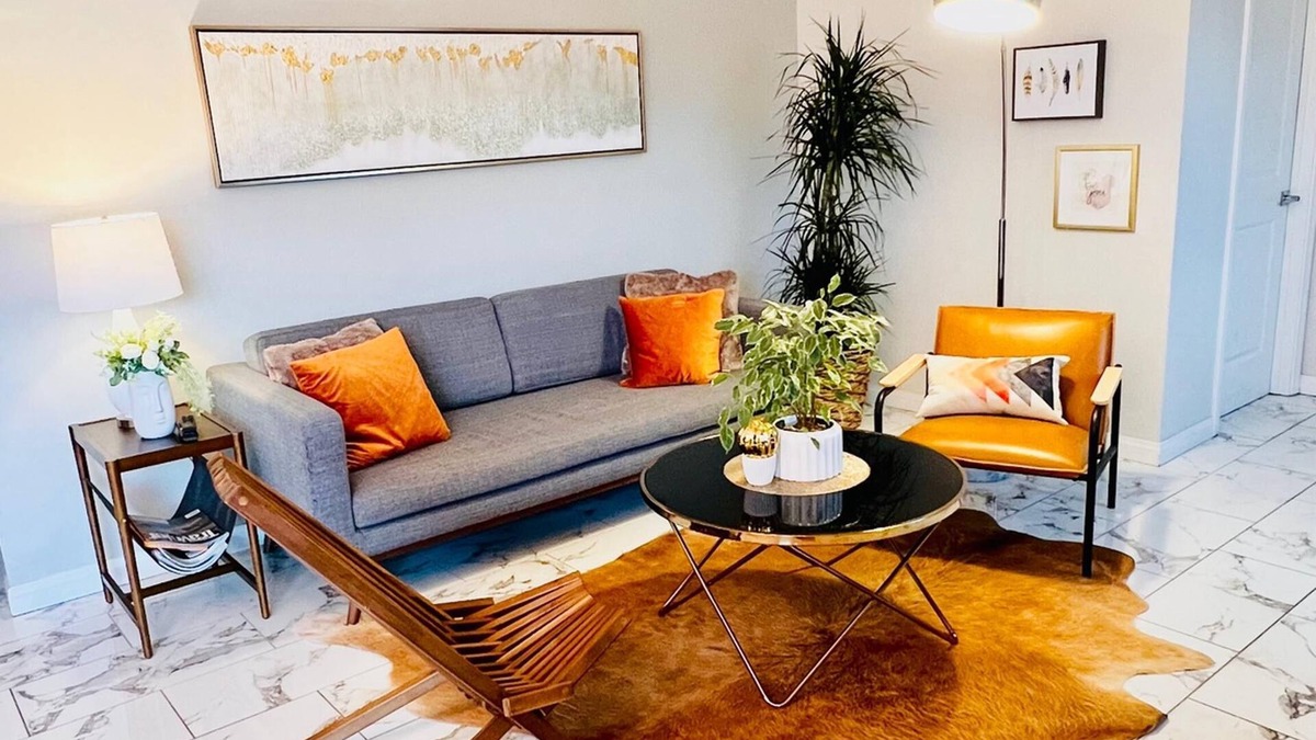 Las Vegas House | Quiet & Cozy 2BR in Heart of Vegas - 8 Mins to Strip & Downtown