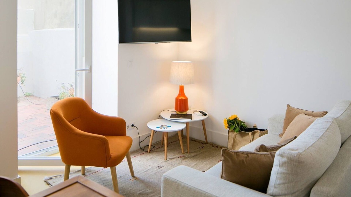 Santa Engracia Apartment | Quiet & Cozy Apartment w/Garden by LovelyStay