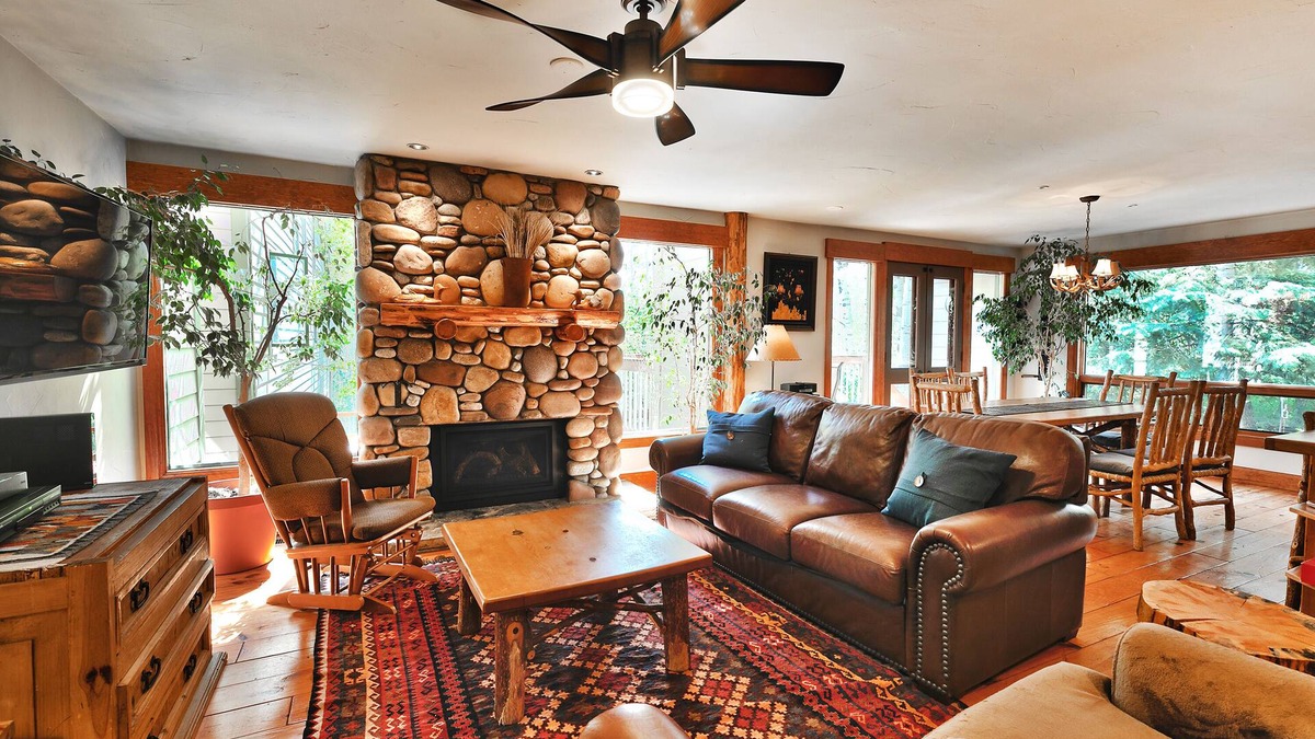 North Park City Condo | Quiet & Cozy: Ideal Location Near Hiking/Biking Trails, Ski Slopes & Main St.