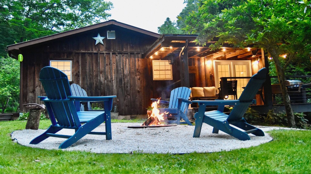 Denniston Cabin | Quiet Creek Cabin: Cozy Retreat with Hot Tub in the heart of Daniel Boone Forest