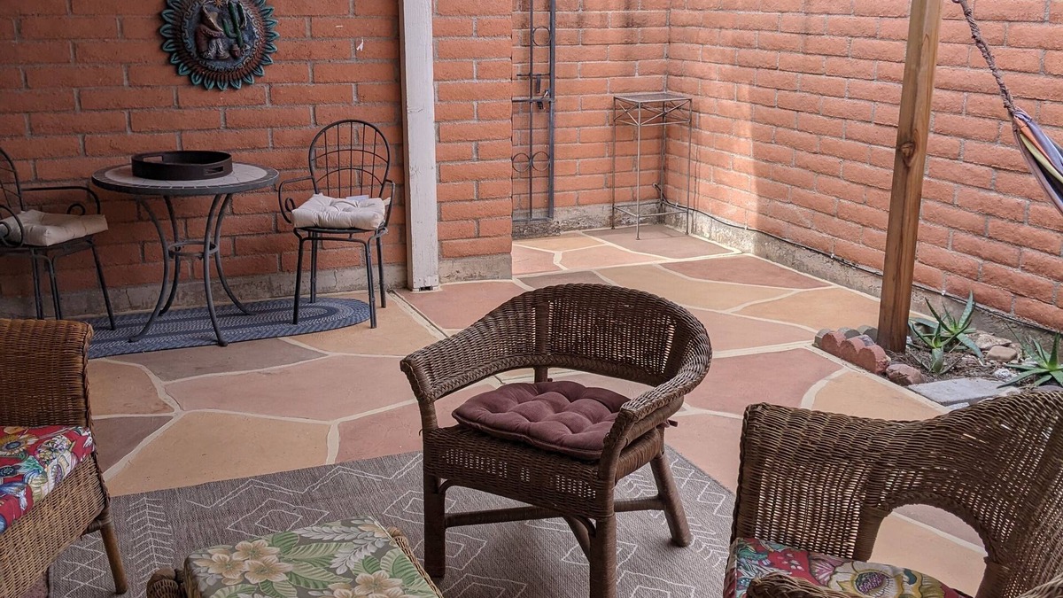 Tucson House | Quiet End Unit Near Ravine