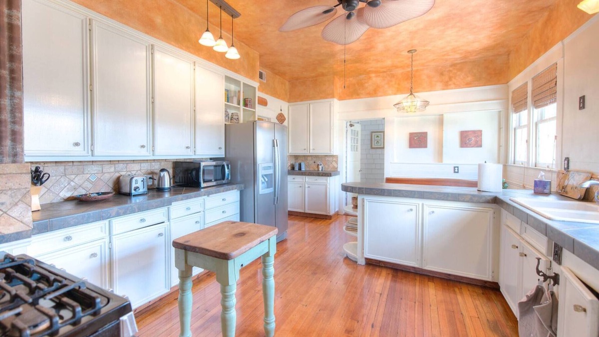 New Braunfels Villa | Quiet Farmhouse with Private Pond