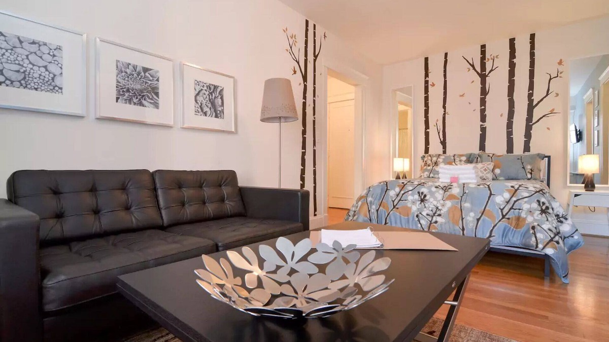 Belltown Condo | Quiet Flat. Vibrant Neighborhood! Walk to Pike Place, great restaurants & more.