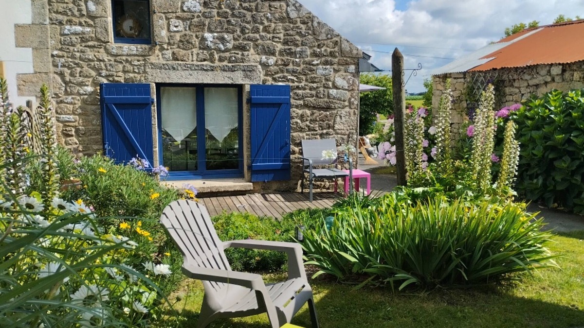 Plouhinec Cottage | Quiet gite between land and sea, a stone's throw from the Ria d'Etel