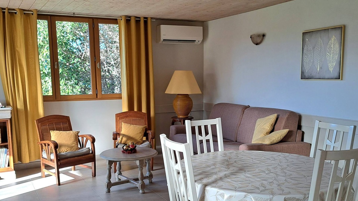Bregnier-Cordon House | Quiet gite in the Ain countryside, located along the "voie verte" greenway.