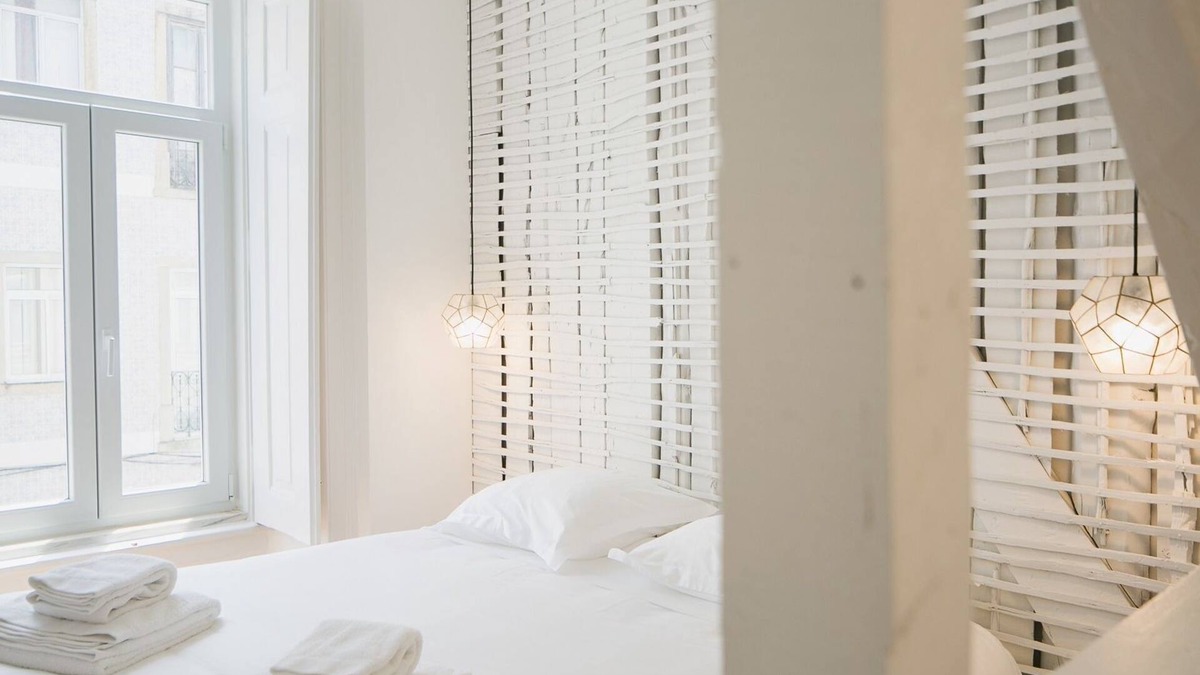 Santa Engracia Apartment | Quiet & Modern Apartment w/Garden by LovelyStay