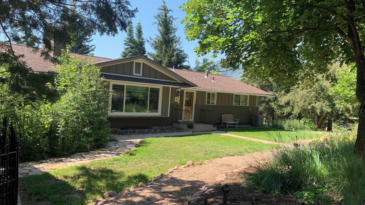 Mountain Green House | Quiet Mountainside home with amazing views just 15 minutes from skiing and town!