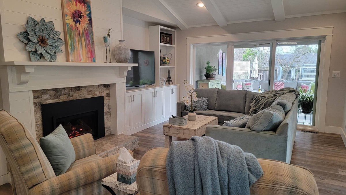 Pleasanton House | Quiet, Newly Renovated Home, Perfect for Work, Vacation or Temporary Housing