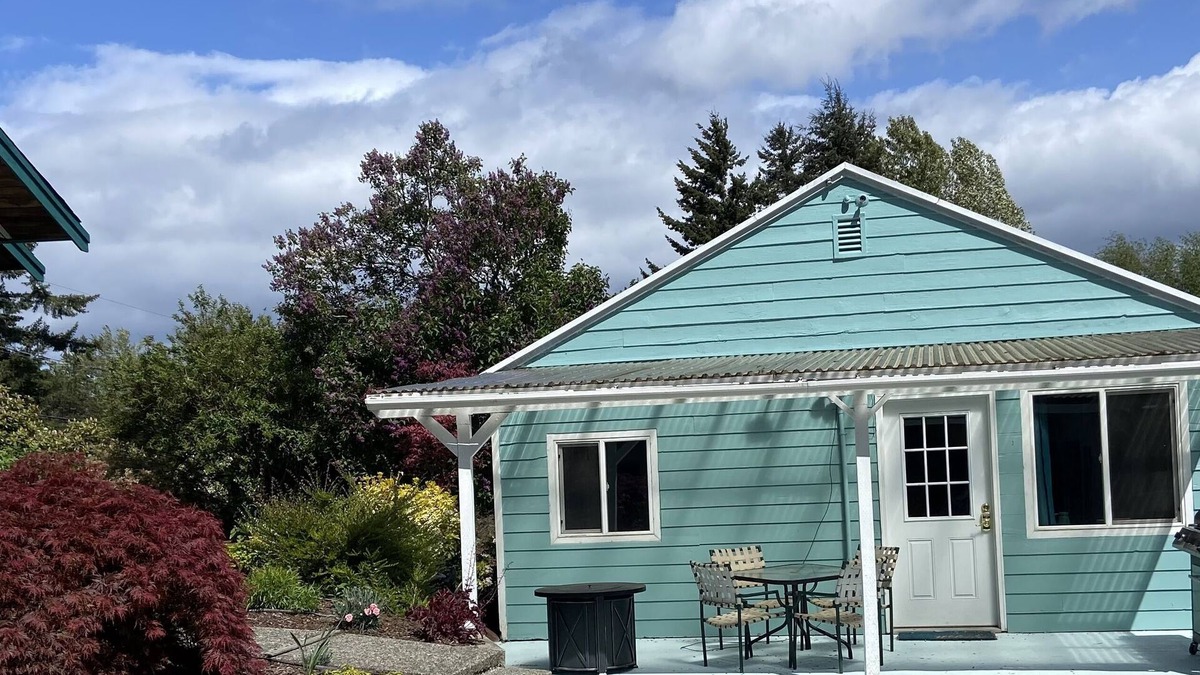 Renton House | Quiet one bedroom house close to airport