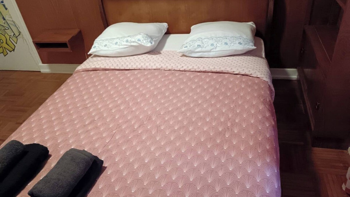 Carhaix-Plouguer House | Quiet, peaceful neighbourhood, close to all amenities