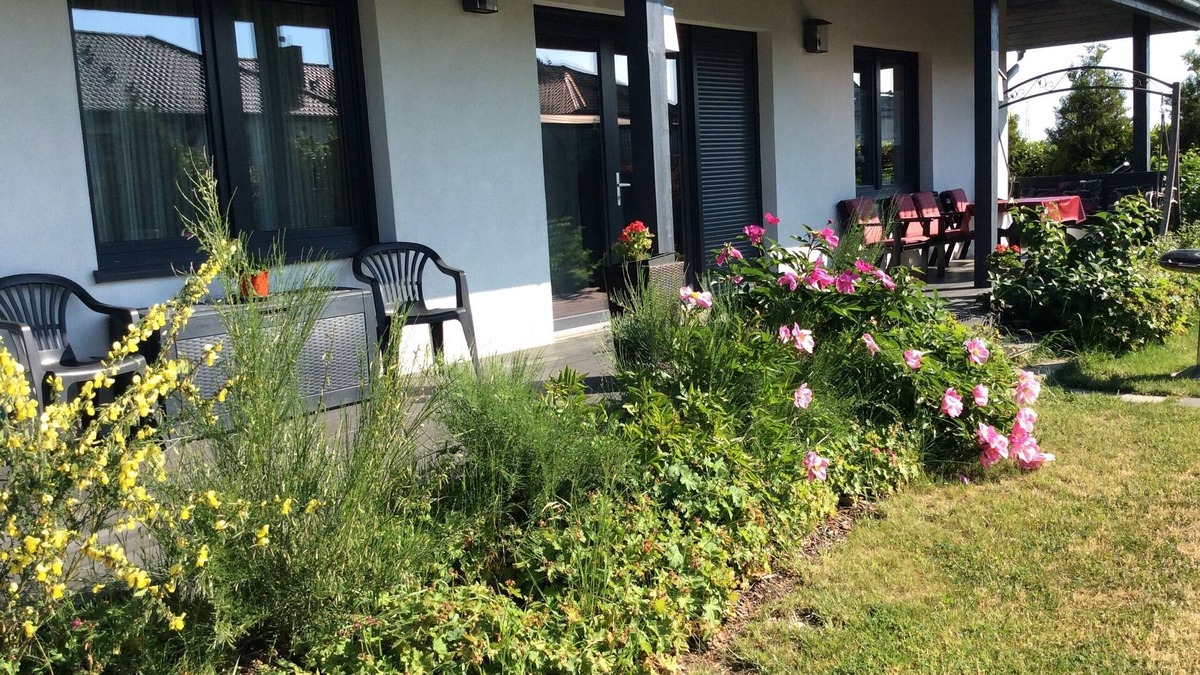 Zgorzelec Apartment | Quiet place/terrace/garden/pool/pet friendly