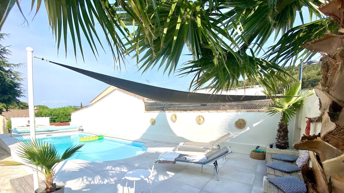Roquefort-la-Bedoule Villa | Quiet pool villa
