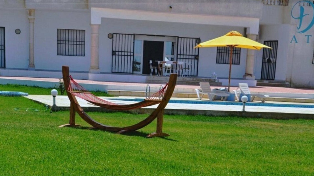 Dar Allouche Villa | quiet pool villa with sea and mountain views