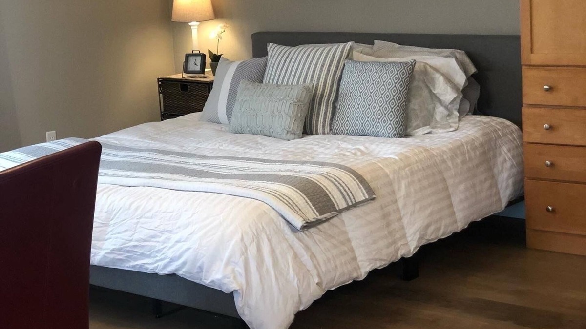 East Mesa Apartment | Quiet/Private♥3 MIN to HWY♥LUXURY KING BED♥Doggy Door♥Patio♥Hiking♥SaltRiver