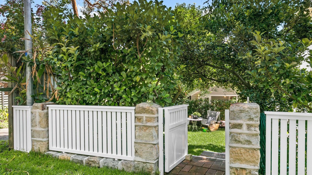 Balgowlah House | Quiet Private Sustainable Harbourside Cottage - The Rangers Cottage