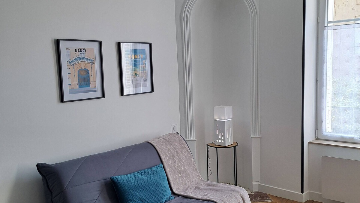 Poincare - Foch - Anatole France - Croix de Bourgogne Apartment | Quiet, quality F2 apartment - Near thermal baths - Free street parking