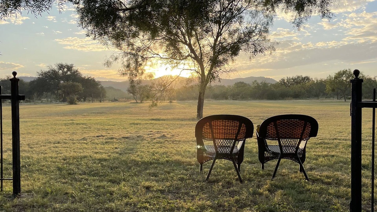 Camp Wood House | Quiet, relaxing getaway on the outskirts of heaven.
