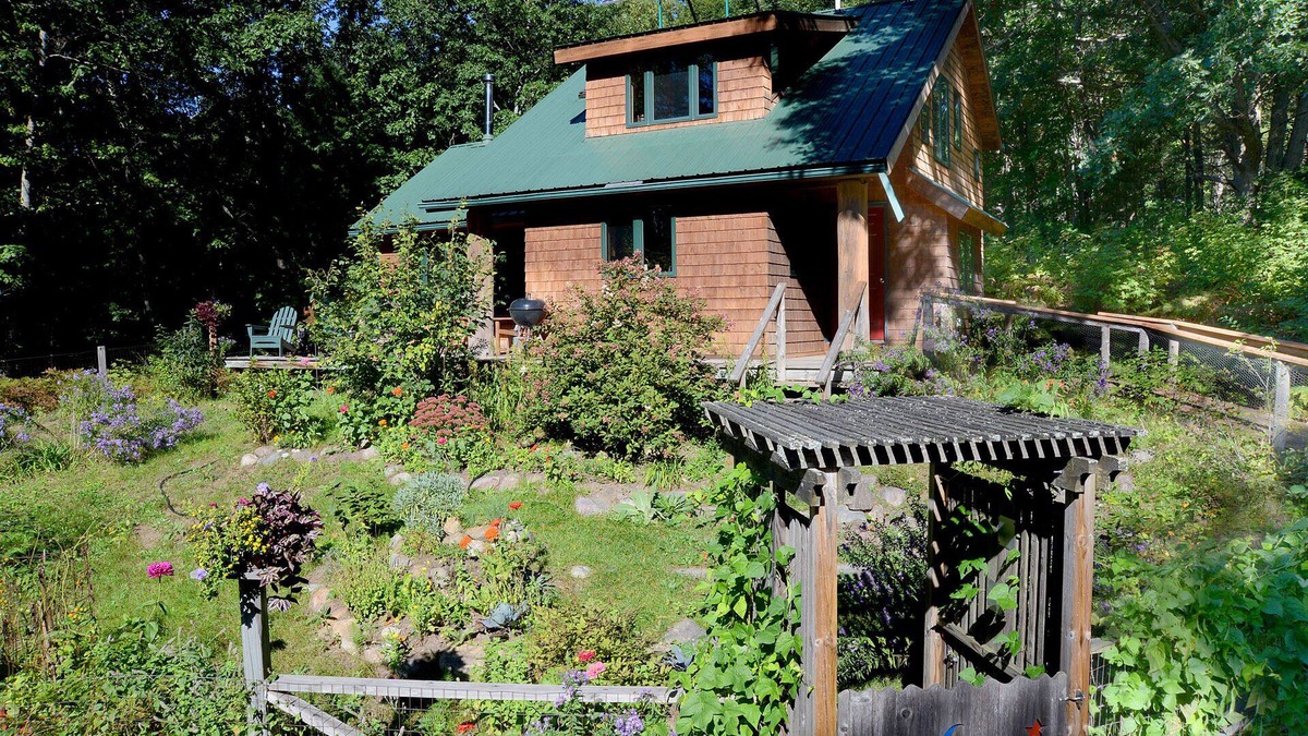 Empire House | Quiet Retreat in the woods, near Empire Beach