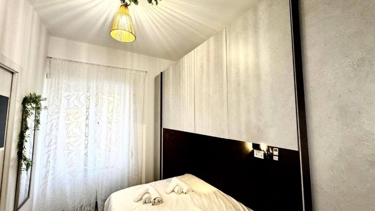 Prenestino-Centocelle House | Quiet room with private bath in Rome, Metro C
