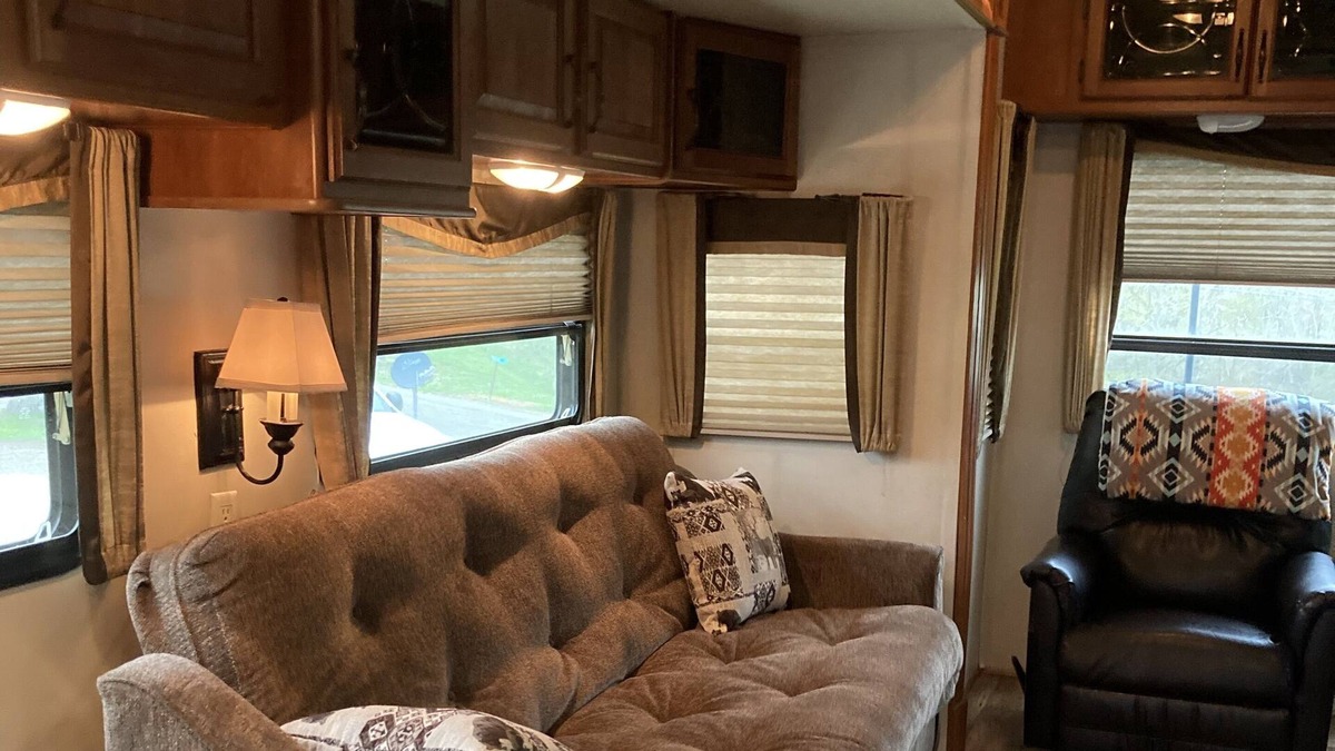 Old Washington House | Quiet rural setting within a few miles of 2 lakes!