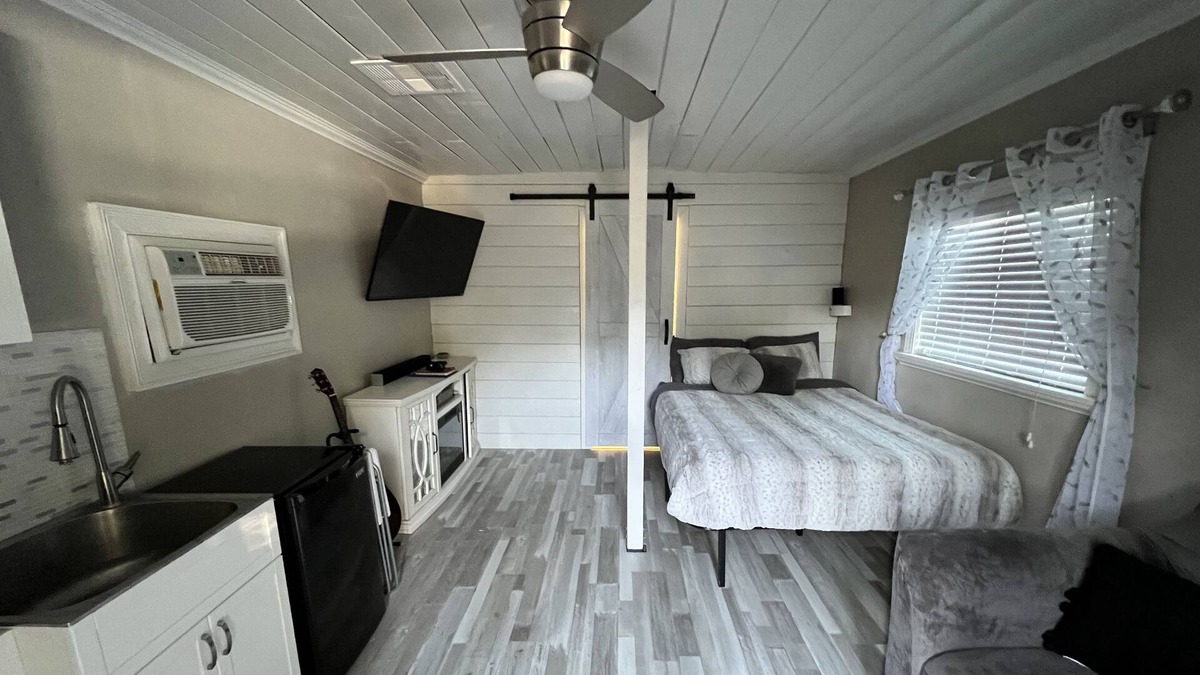 Banning Cabin | Quiet rural studio