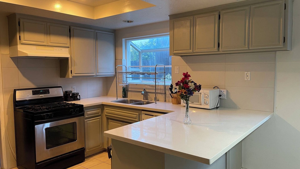 Crescenta Highlands House | Quiet, safe and convenient 3-bedroom house with WiFi and AC in gorgeous Glendale